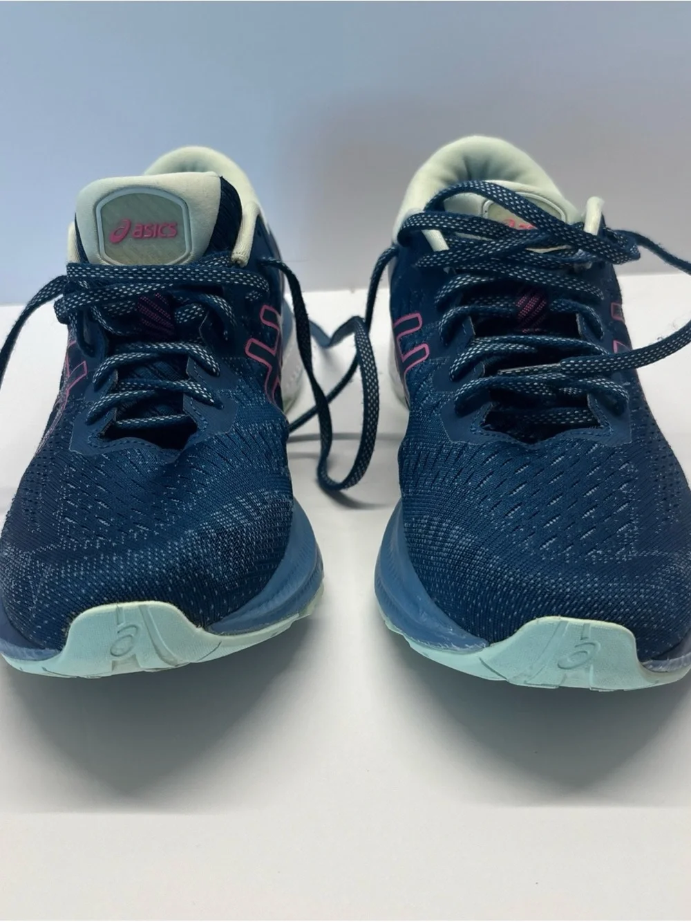 ASICS Gel Kayano 27 Women's blue Running Shoe with Pink Accents size 11
